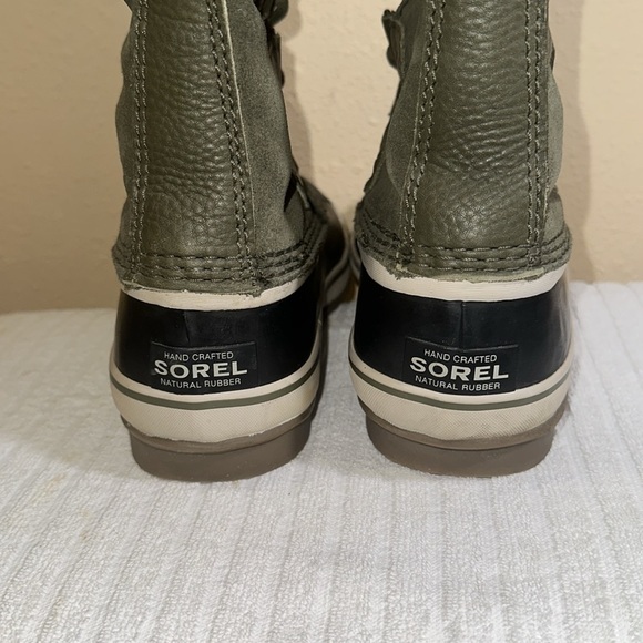 Sorel boots size 8 - Picture 4 of 9